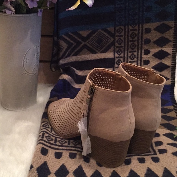 Perfect Booties - Picture 6 of 7